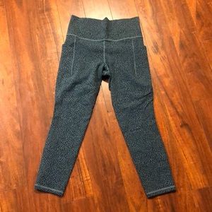 ATHLETA salutation stash pocket tight